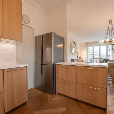 Moderna Casa Di Design Milanese Di Meta Secolo Милан