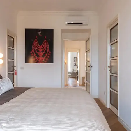 Апартаменты Moderna Casa Di Design Milanese Di Meta Secolo Милан