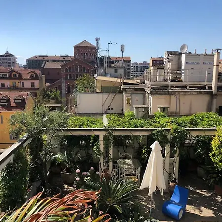 Moderna Casa Di Design Milanese Di Meta Secolo